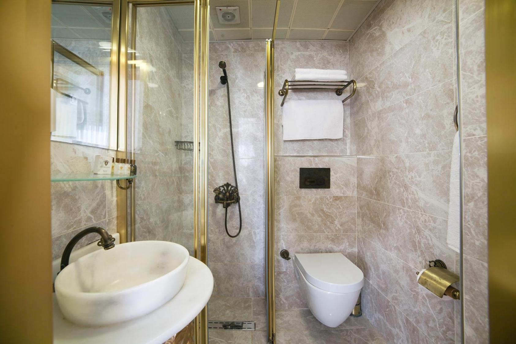 White Monarch Hotel Истанбул Екстериор снимка