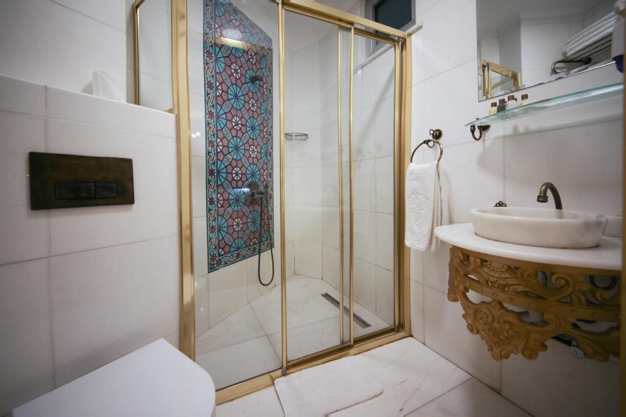 White Monarch Hotel Истанбул Екстериор снимка