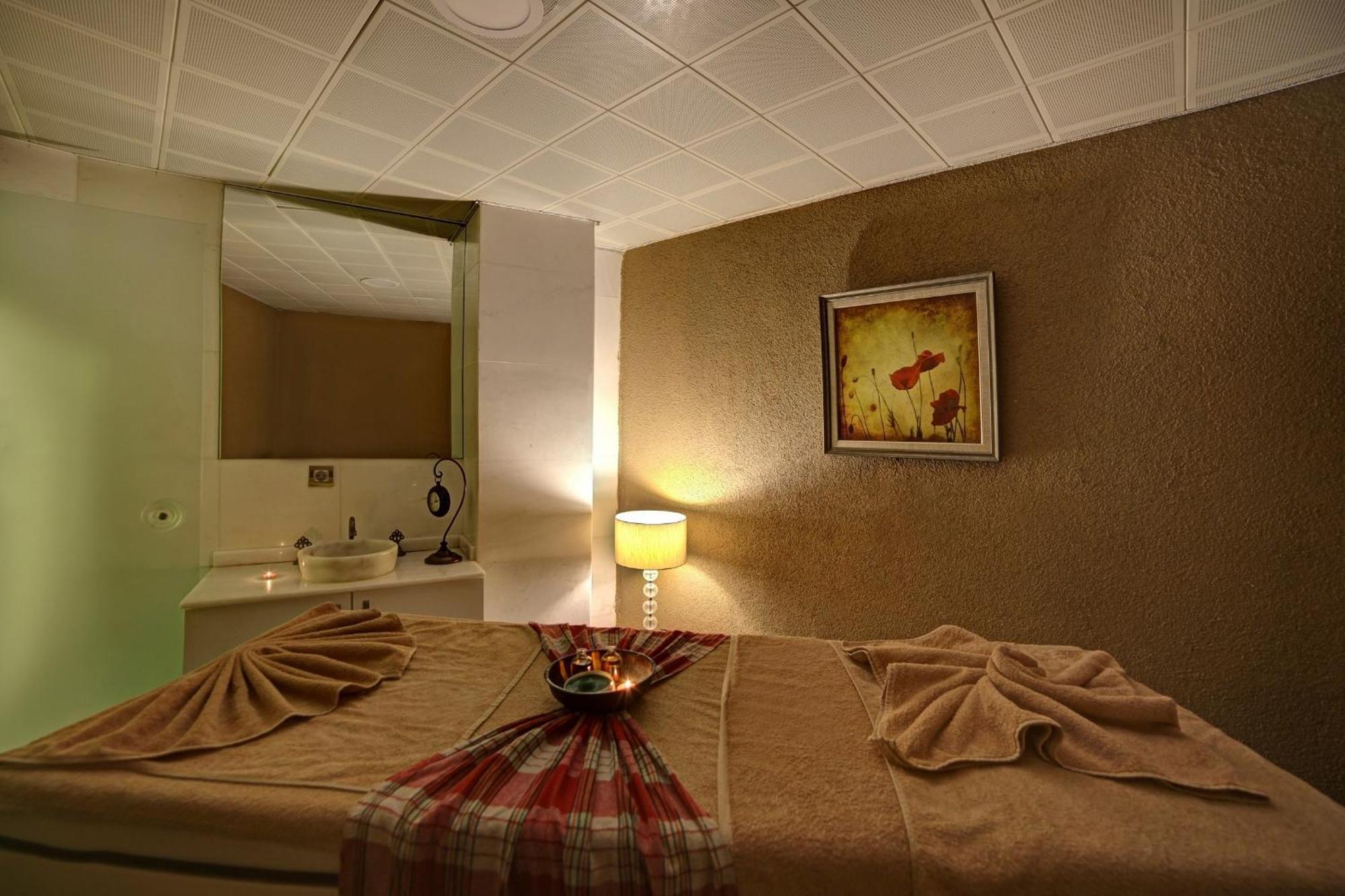 White Monarch Hotel Истанбул Екстериор снимка